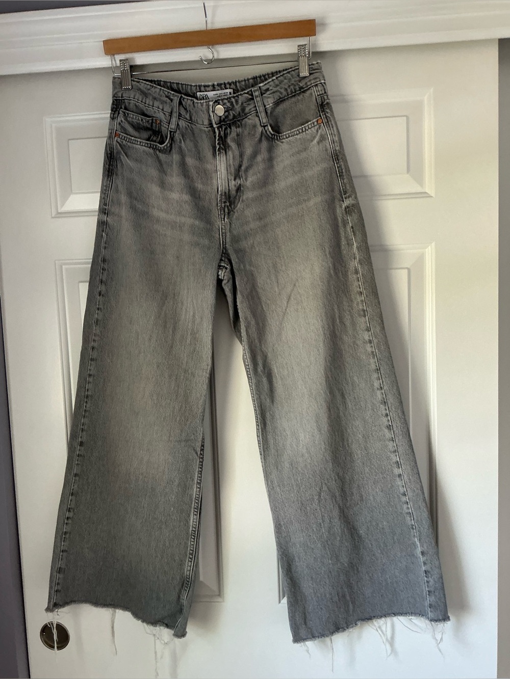Zara Light Gray High-Rise Frayed Hem Wide Leg Jeans 6